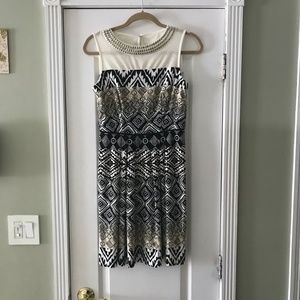 Roz & Ali Bold Modern Geo Print Fit & Flare Pleated Dress/Size 4